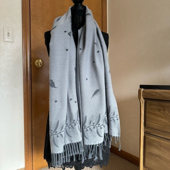 Vintage Gray Italian Wool Leaf Pattern Blanket Scarf Wrap - Picture 4 of 16